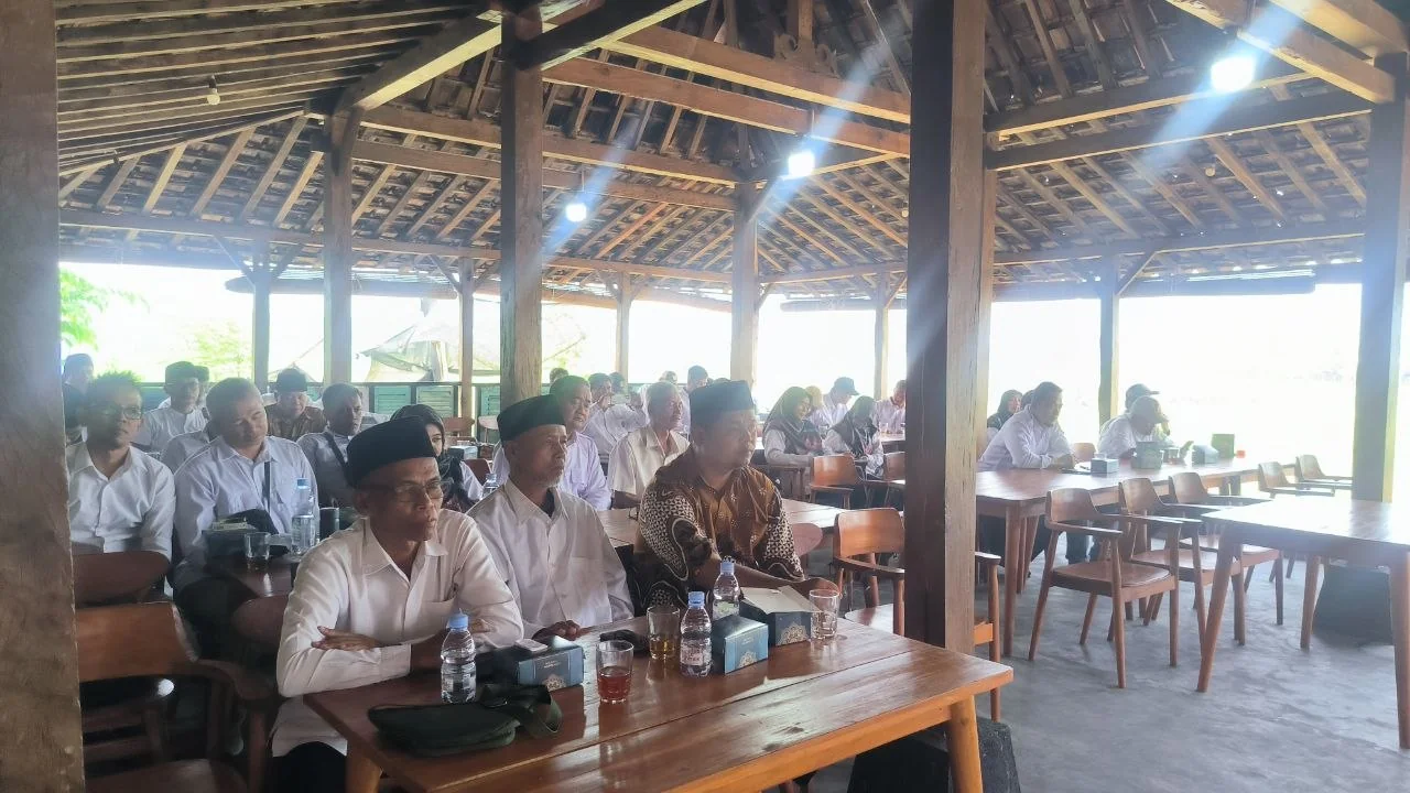 Peserta mengikuti pertemuan rutin Pandu Kasihan di ruang terbuka Bulak Pari View, Bangunjiwo